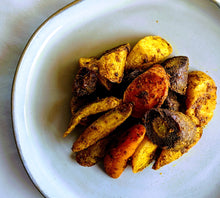 Load image into Gallery viewer, Turmeric &amp; Ginger Roasted Rainbow Carrots